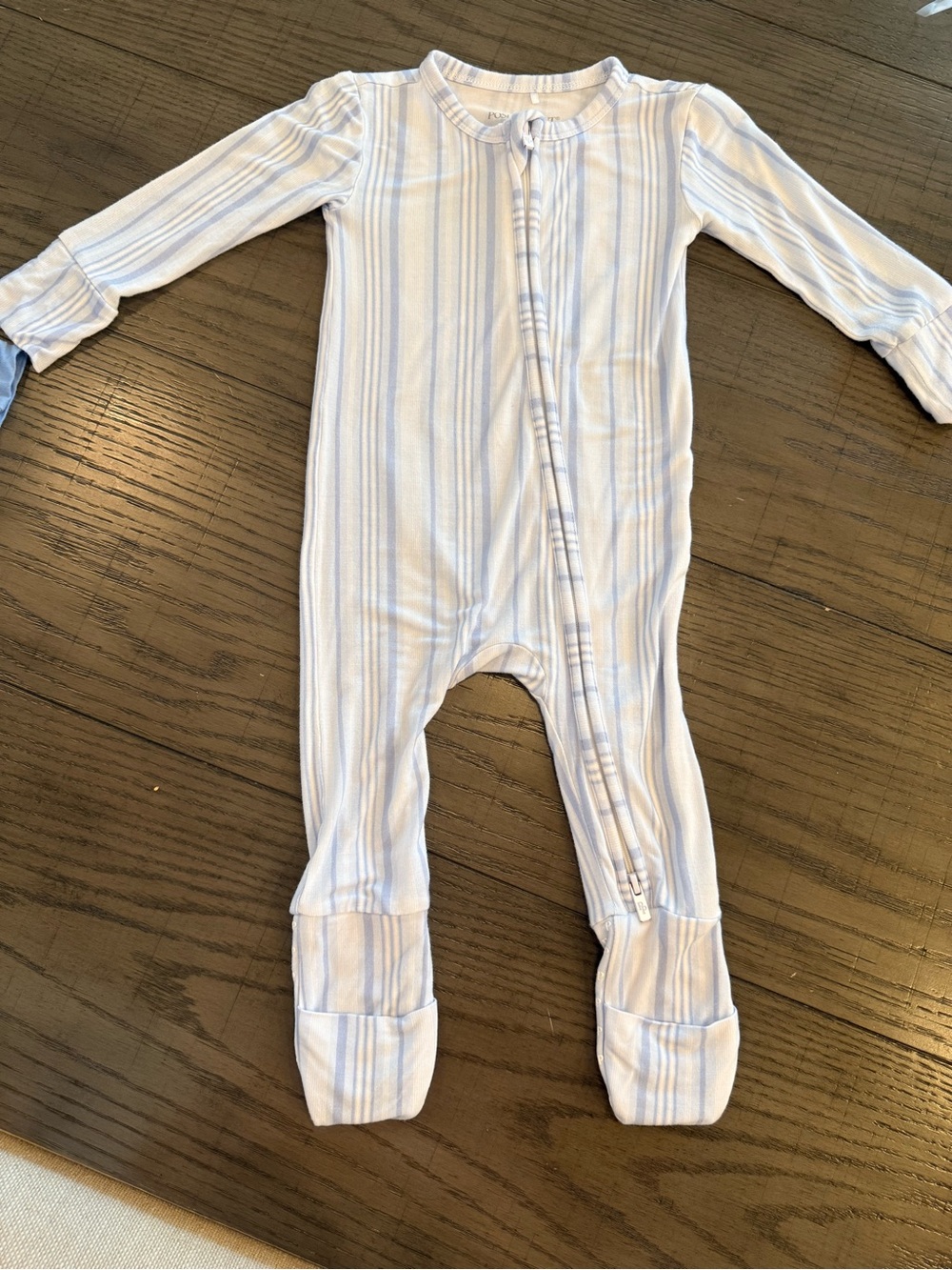 Posh Peanut onesie 6-9 months